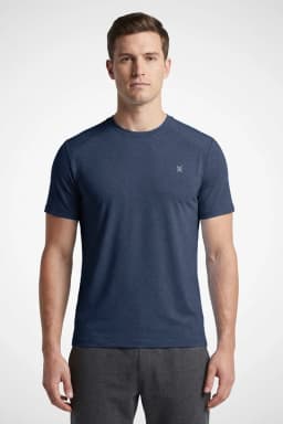 Men in Körperpflege Navy Heather Ultra Lux Performance Tee Front View Men in Körperpflege Navy Heather Ultra Lux Performance Tee Front View